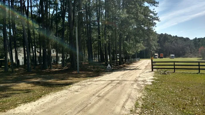 Pondside RV Park Picture 7