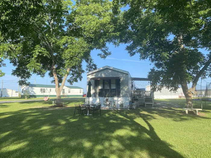 Crows Estates Mobile Home Community Picture 3