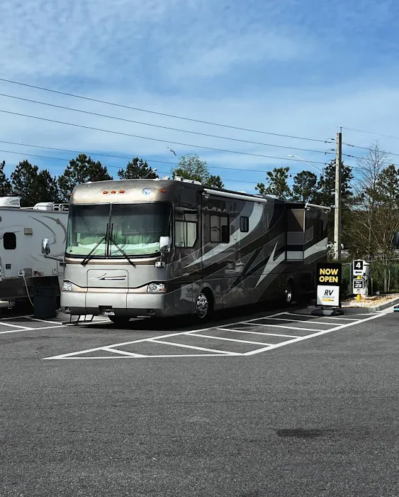 Love's RV Hookup Picture 7