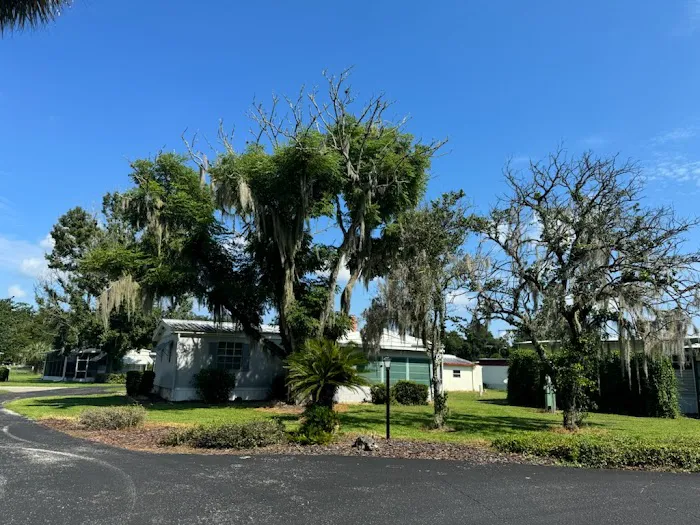 Green Oaks Manor Picture 4