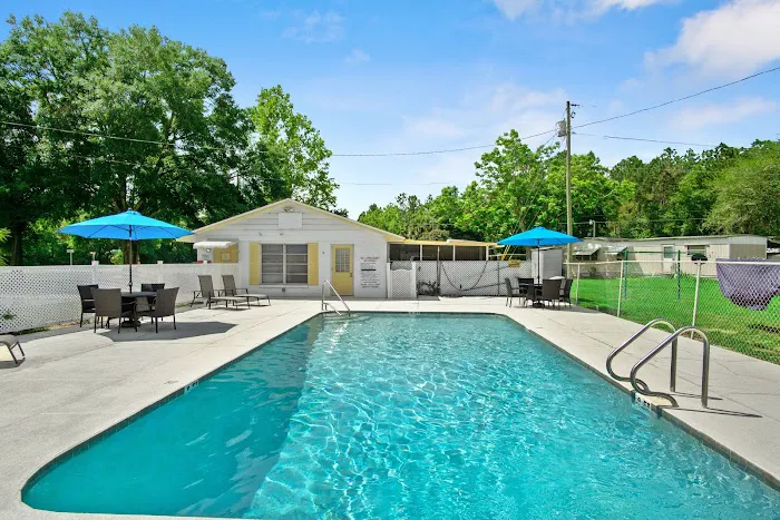 Sunny Pines Community Picture 2