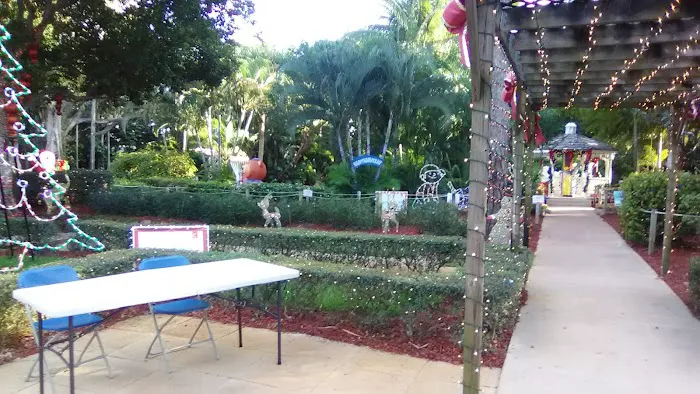 Lake Worth Village Picture 1