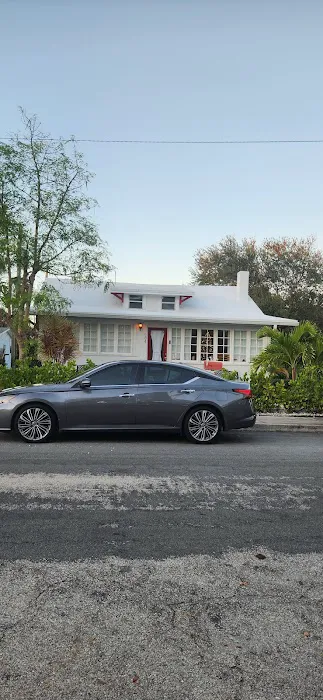Lake Worth Village Picture 7