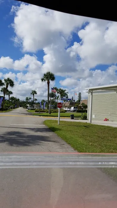 Lake Worth Village Picture 4