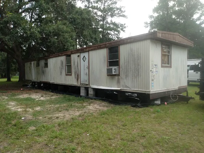 Country Manor Mobile Home Park Picture 2