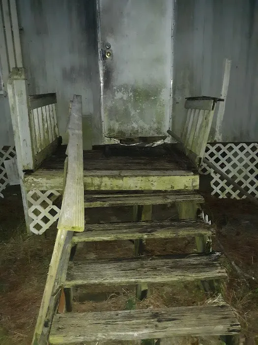 Country Manor Mobile Home Park Picture 6