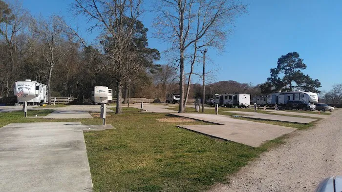 Pecan Grove RV Park Picture 3