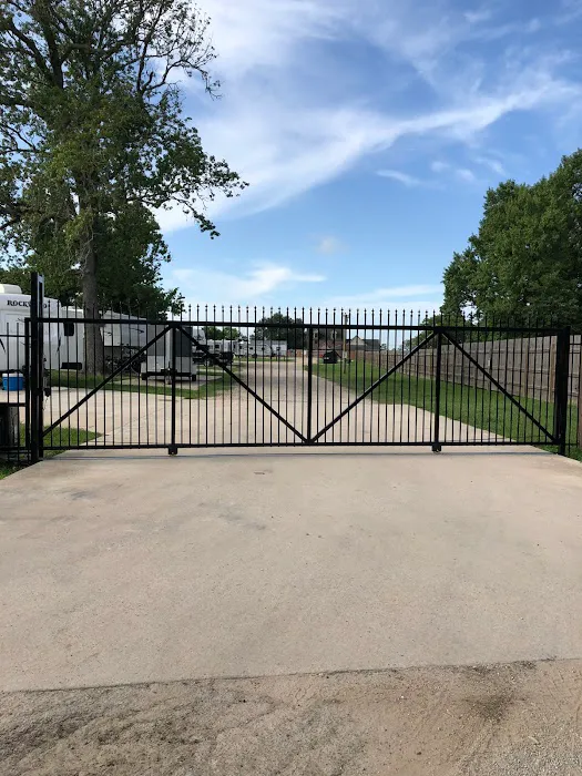 Pecan Grove RV Park Picture 8