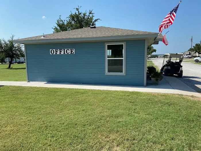 Wandering Oaks RV Resort Picture 1