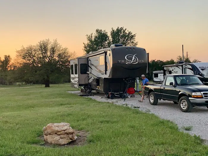 Wandering Oaks RV Resort Picture 5