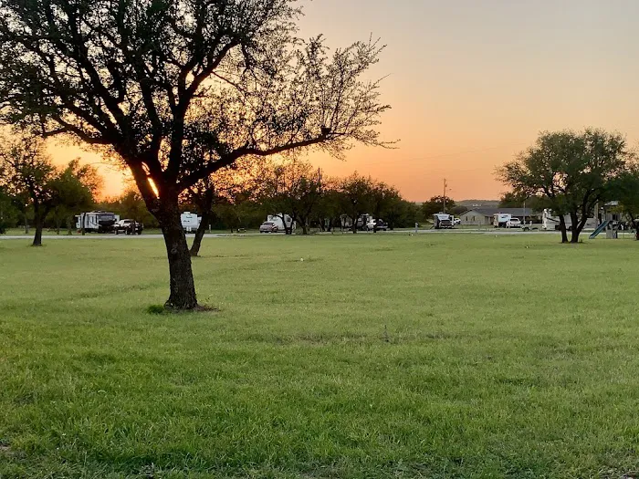 Wandering Oaks RV Resort Picture 6