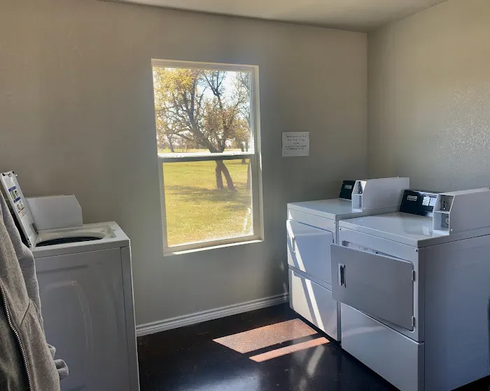 Wandering Oaks RV Resort Picture 10