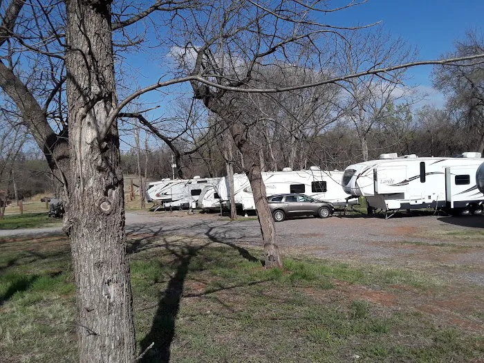 Backwoods Bison RV Park Picture 9