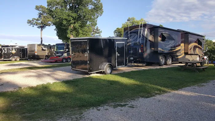 Wanderlust RV Park & Cabins Picture 7