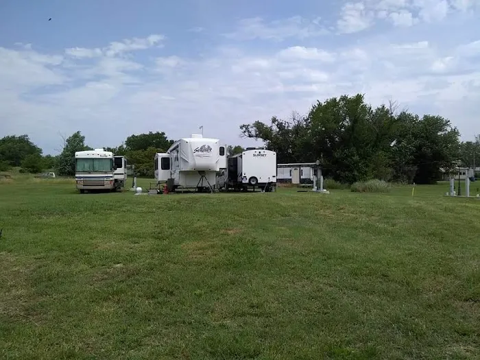King of the Road Travel Park Picture 7