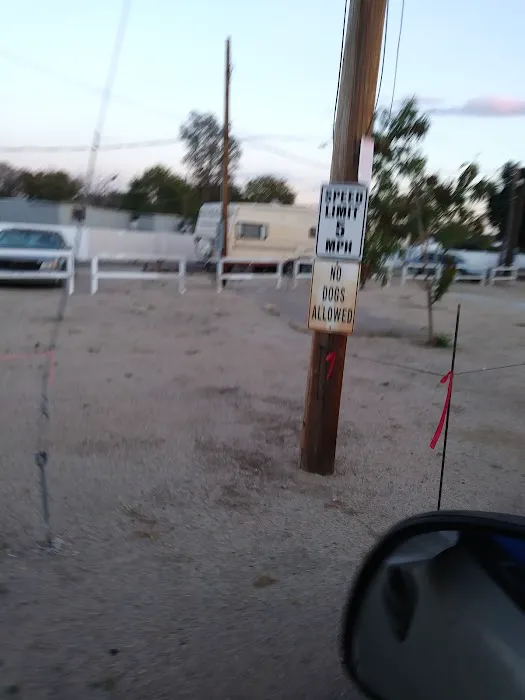 A & F Trailer & RV Park Picture 9