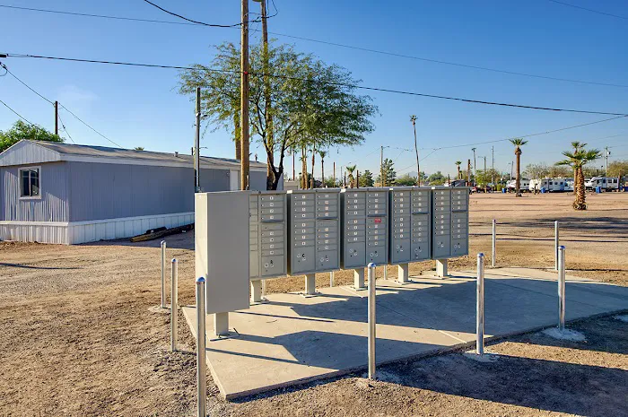 Plaza Verde RV & Mobile Home Park Picture 6