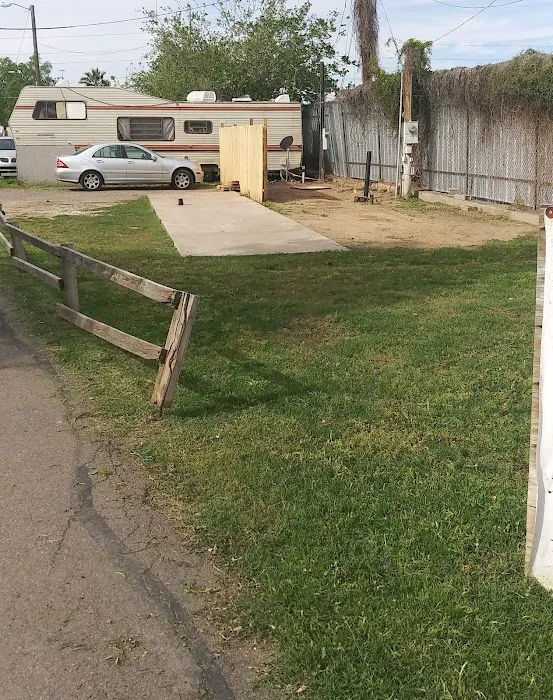 Rose Terrace mobile home & trailer park Picture 8