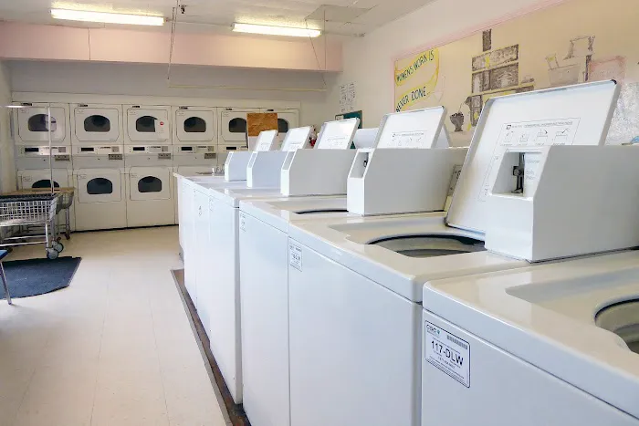 Holiday Village Manufactured Home Community Picture 8