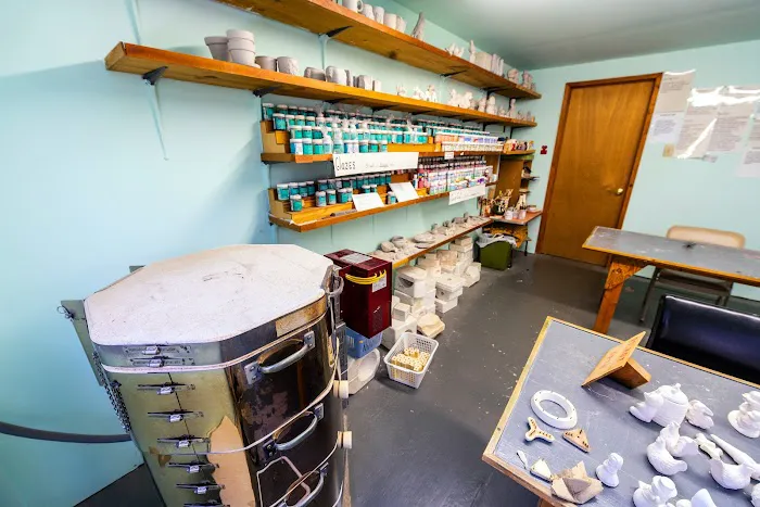 Holiday Village Manufactured Home Community Picture 9