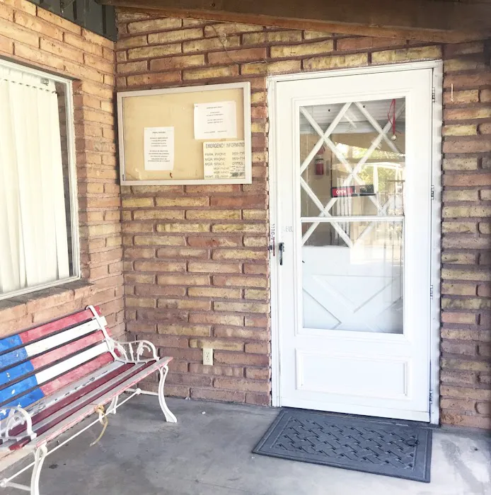 Apache West Mobile Home & RV Park Picture 5