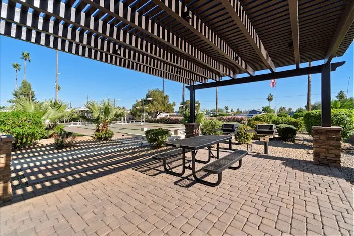 Alma Gardens Picture 5