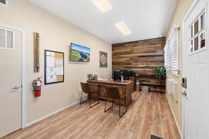 Alma Gardens Picture 6