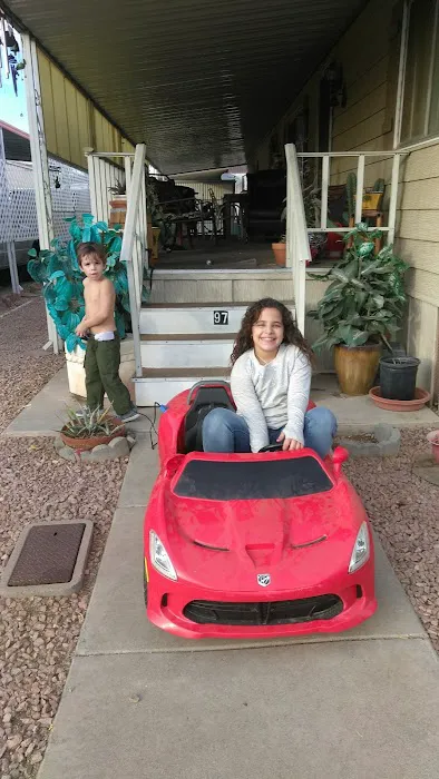 Paradise North Mobile Home Park Picture 10