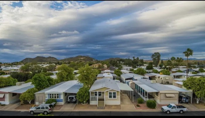 Paradise North Mobile Home Park Picture 5