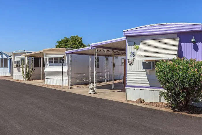 Country Cousins Mobile Home & RV Park Picture 3