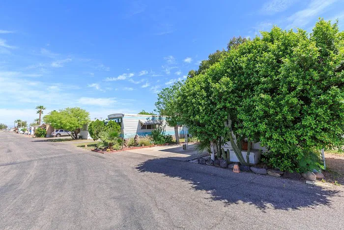 Country Cousins Mobile Home & RV Park Picture 8