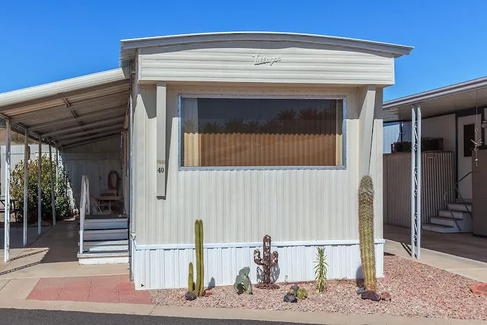 Southern Palms Mobile Home & RV Park Picture 4