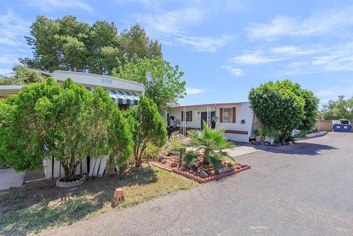 Southern Palms Mobile Home & RV Park Picture 8