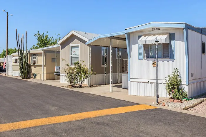 Southern Palms Mobile Home & RV Park Picture 9