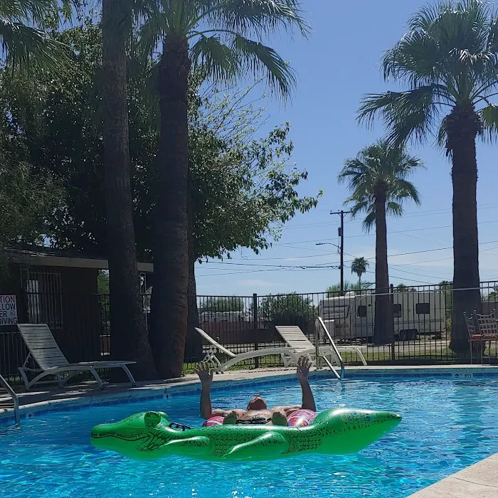 Desert Sands RV Park Picture 3