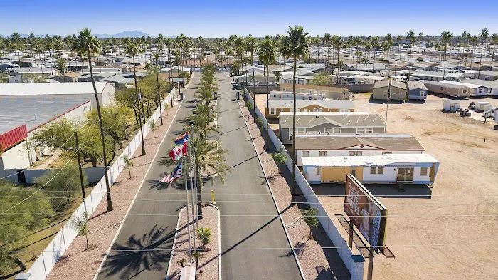 Palm Gardens 55+ Manufactured Housing Community & RV Resort Picture 8