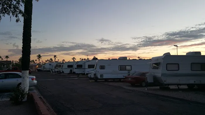Krystle RV Park & Apartments Picture 3