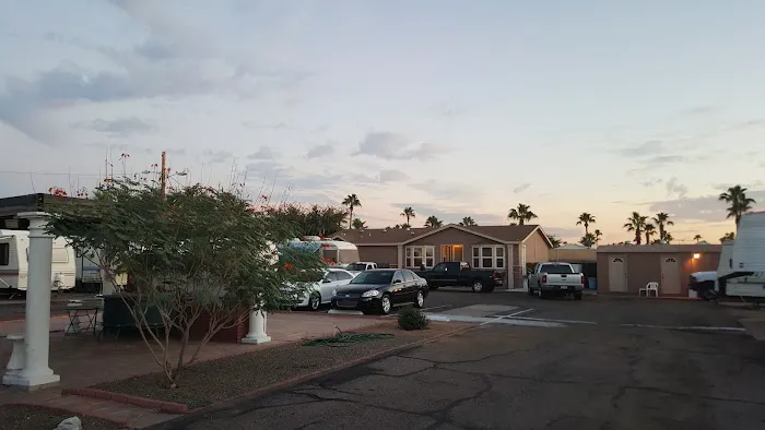 Krystle RV Park & Apartments Picture 9