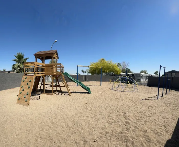 Hacienda Del Sol Mobile Home Park Picture 2