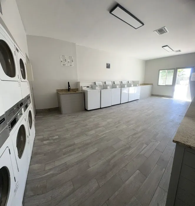 Hacienda Del Sol Mobile Home Park Picture 4