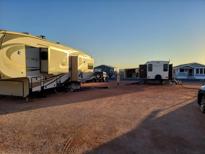 Cotton Lane RV Park Picture 2