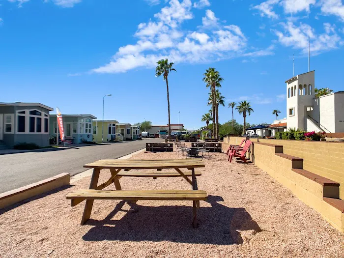Mesa Sunset RV Resort, Family Friendly Park Home Community Picture 7