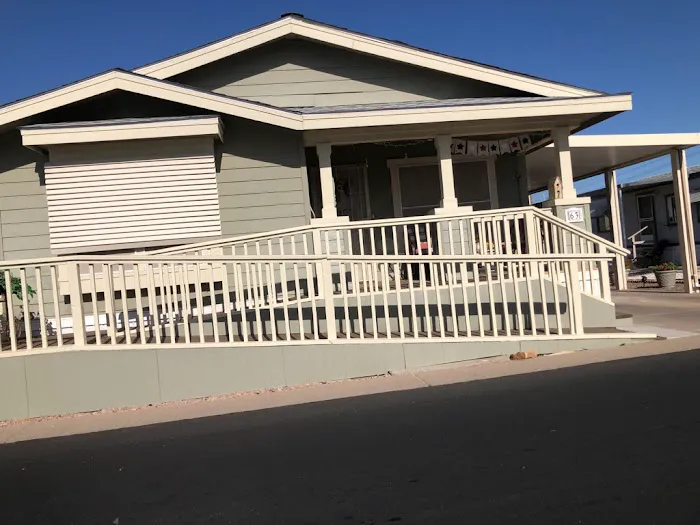 Sunny Crest Mobile Home Park Picture 2