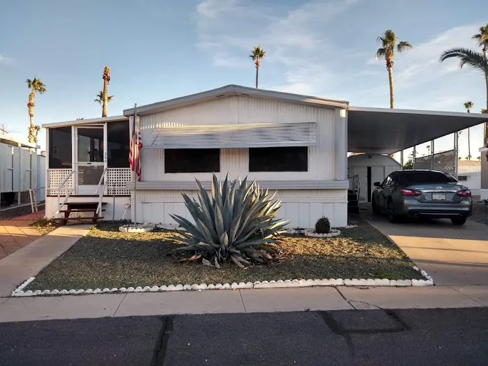 Cielo Grande Mobile Home Park Picture 4