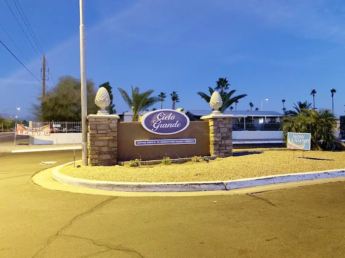 Cielo Grande Mobile Home Park Picture 5