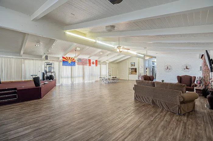 Pacific Manor Picture 2