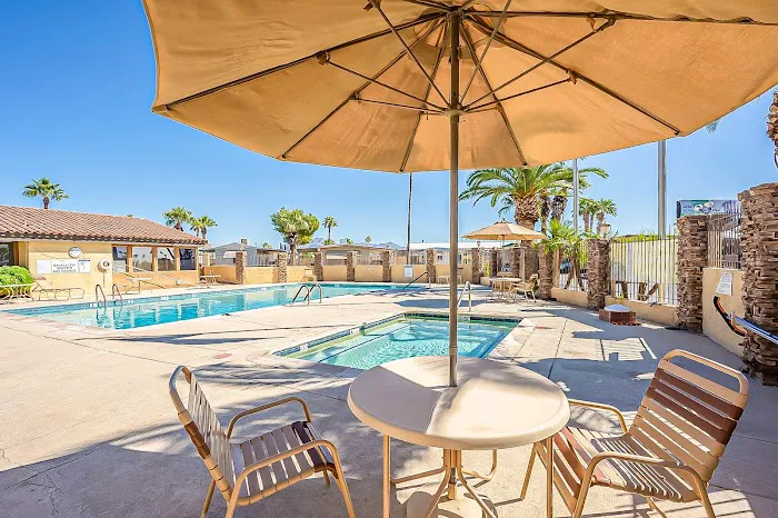 Pacific Manor Picture 3