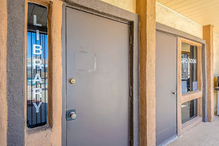 Pacific Manor Picture 4