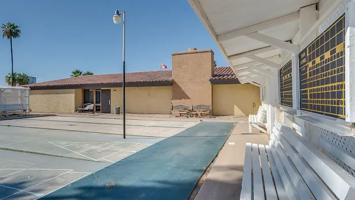 Pacific Manor Picture 7