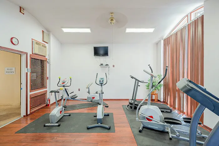 Pacific Manor Picture 10